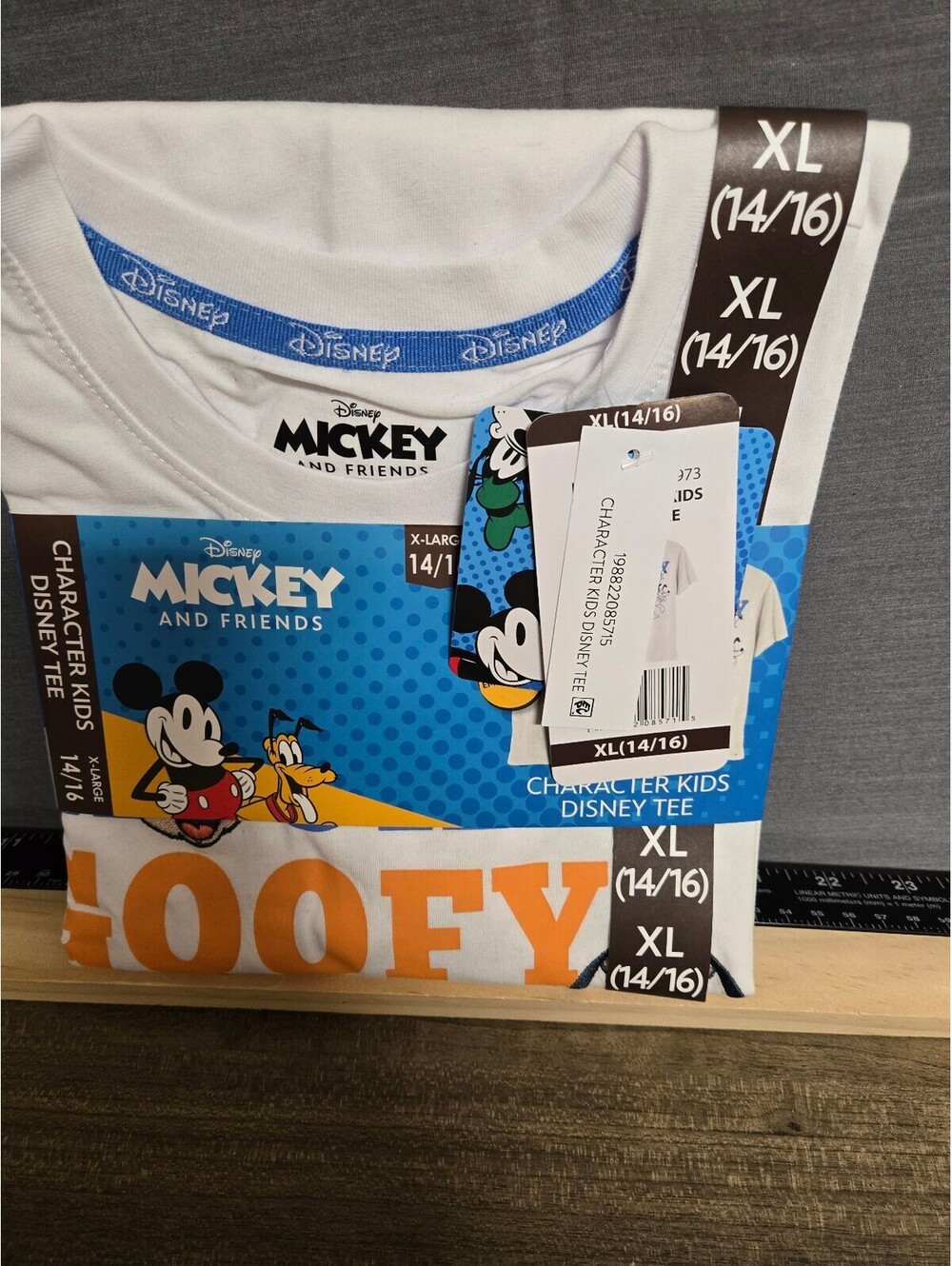 Disney Mickey and Friends Character Kids Disney Tee XL